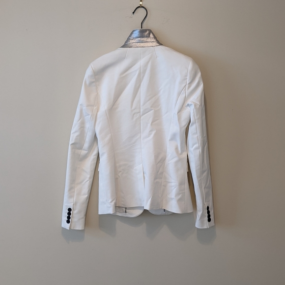 NWT RW&Co White Blazer with Silver Colar - Picture 2 of 8